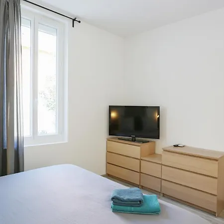 Sunrise Apartment *